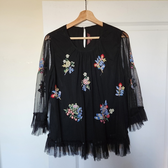 Anthropologie Daria Embroidered Black and Floral Top by Ranna Gill - Picture 4 of 9
